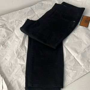 Rock and republic crop jeans sz 16